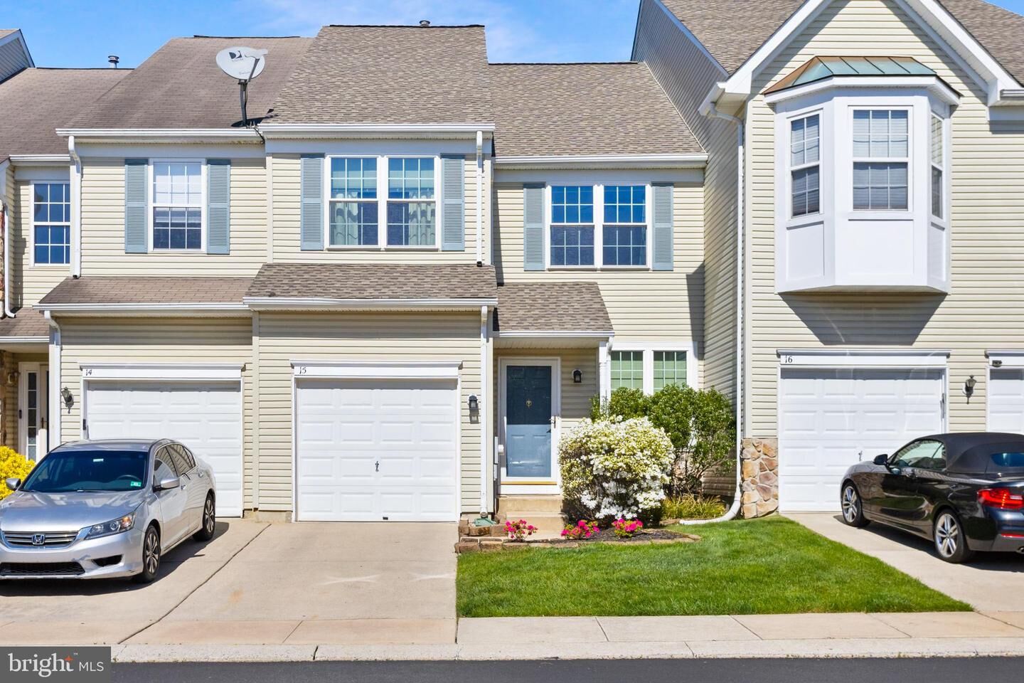 Property Photo:  15 Barclay Court  NJ 08505 