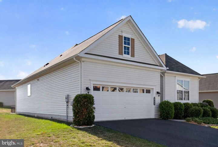 Property Photo: 1709 Hudgins Farm Circle VA 22408
