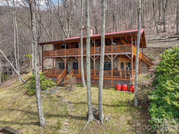 Property Photo:  519 Promiseland Road  NC 28716 