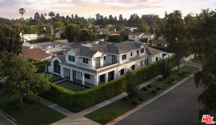 Property Photo: 1628 Georgina Ave CA 90402