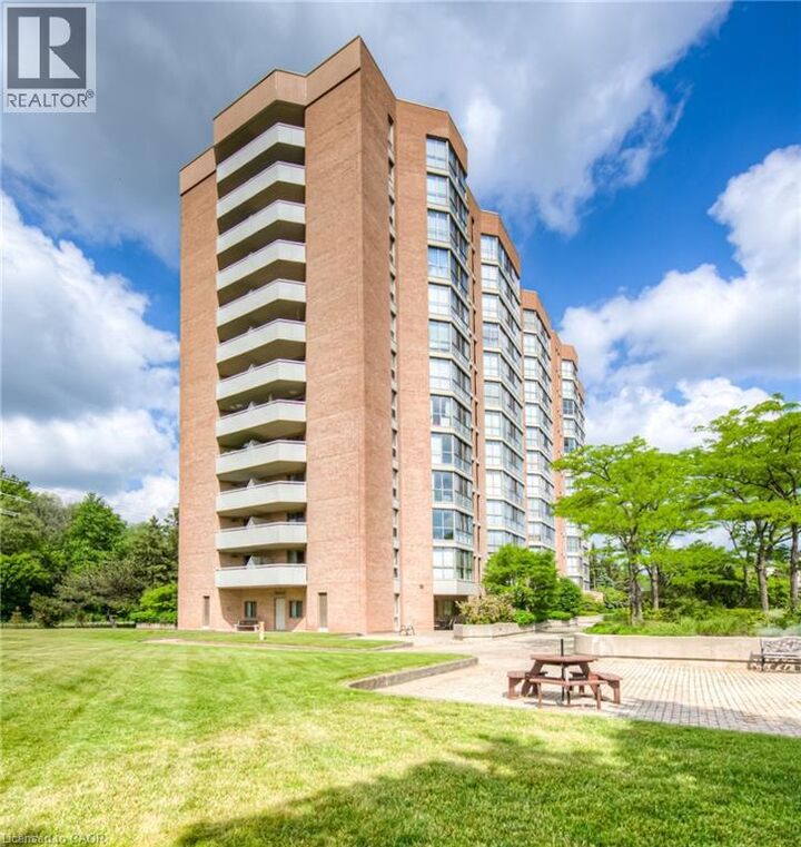 Photo de la propriété:  265 Westcourt Place 702  ON N2L 6E4 