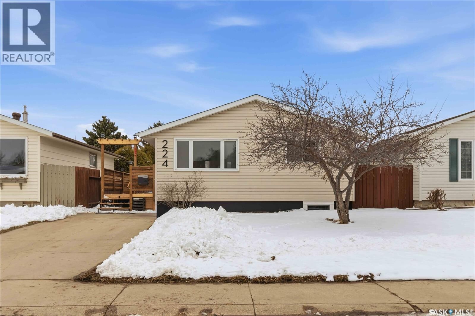 Property Photo:  224 Waterloo Crescent  SK S7H 4G5 