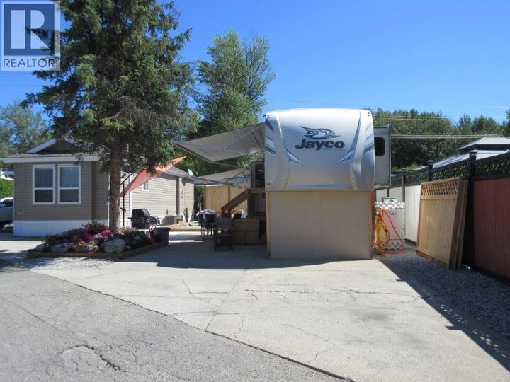 415 Commonwealth Road 366 — photo 1