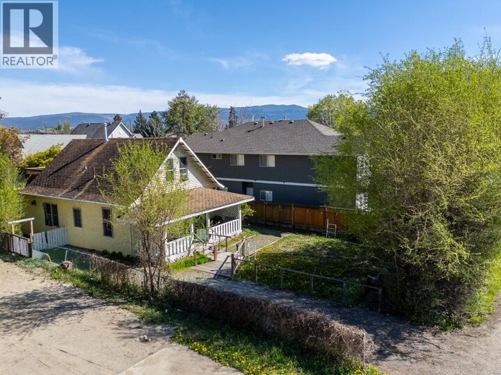 Property Photo: 2029 Richter Street BC V1Y 2N4