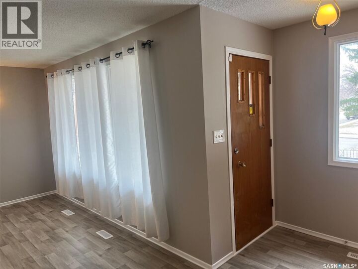 Property Photo:  802 Princess Street  SK S4T 3X9 