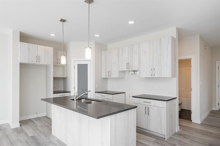 Property Photo:  71 Grouse Crescent  MB R2V 5L5 