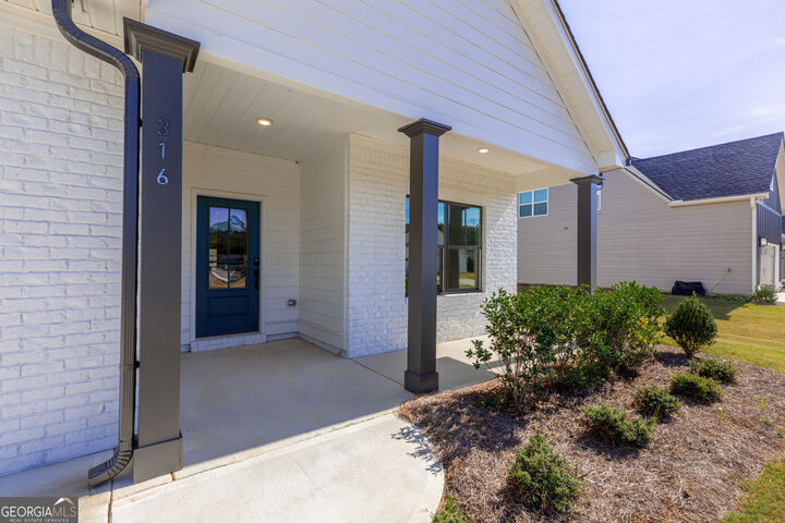 Property Photo: 316 Hammerstone Court GA 30276