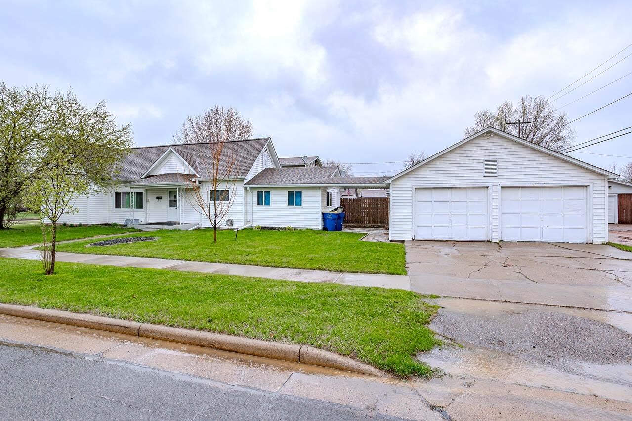 Property Photo:  701 Cottage St  WI 54452 