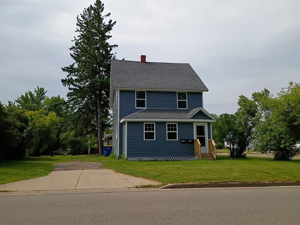 Property Photo:  501 9th St E 1-2  WI 54452 