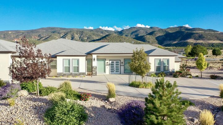 Property Photo:  1531 S Laura Cir W  UT 84761 