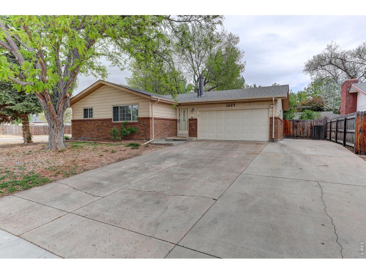 Property Photo:  1027 Cottonwood Dr  CO 80550 