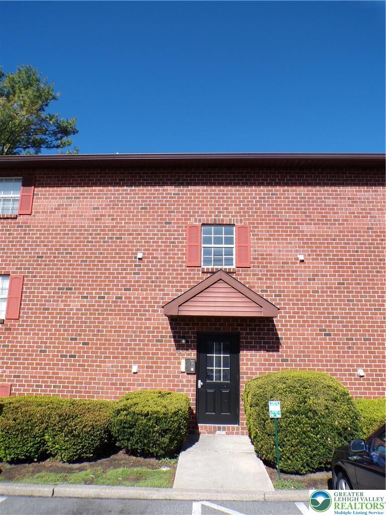 Property Photo:  835 S 4th Street 2  PA 18103 