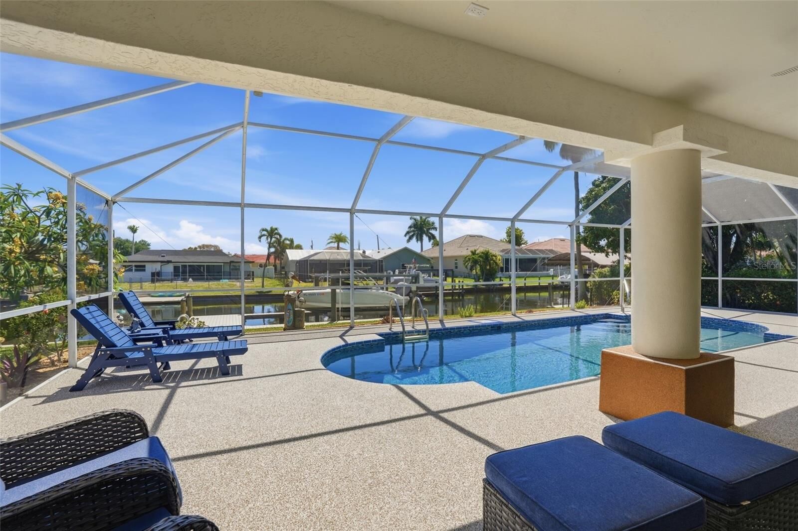 Property Photo:  4925 Sorrento Court  FL 33904 