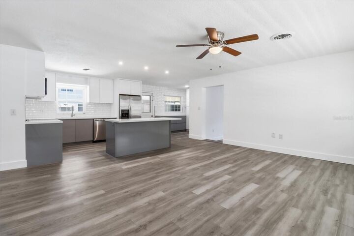 Property Photo: 1530 NE 49th Avenue FL 34470
