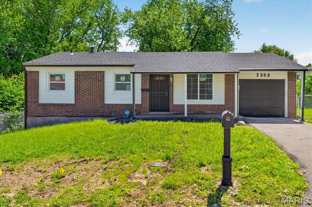 Property Photo:  2508 Countess Drive  MO 63136 