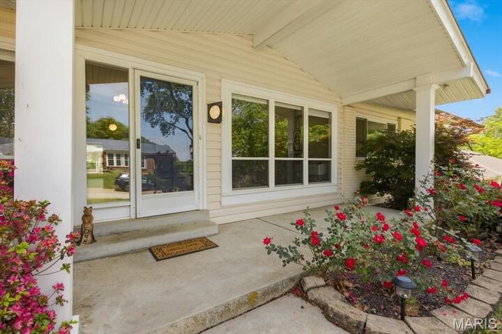 Property Photo:  814 Phaeton Drive  MO 63021 