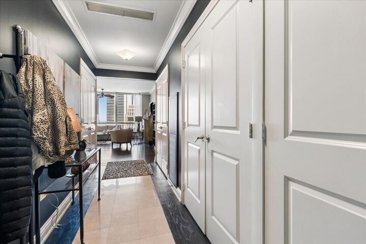 Property Photo:  