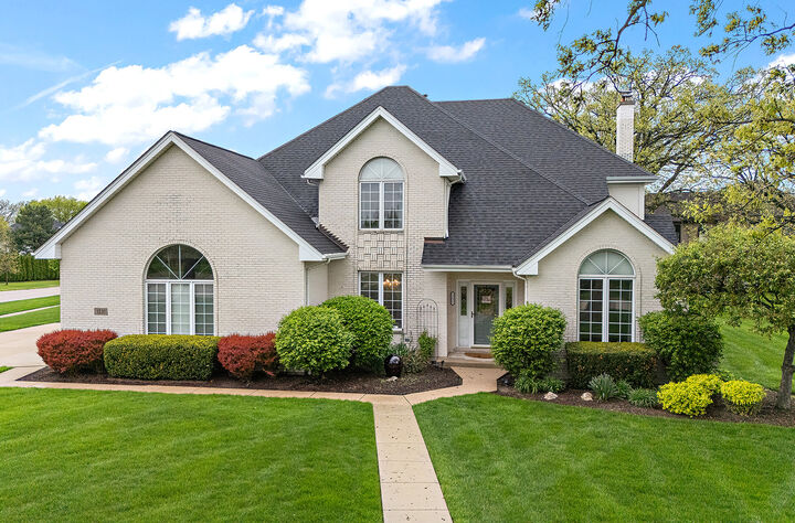 Property Photo:  1231 Abbey Oaks Drive  IL 60439 