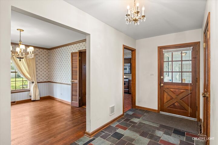 Property Photo:  29W007 Oak Lane  IL 60555 