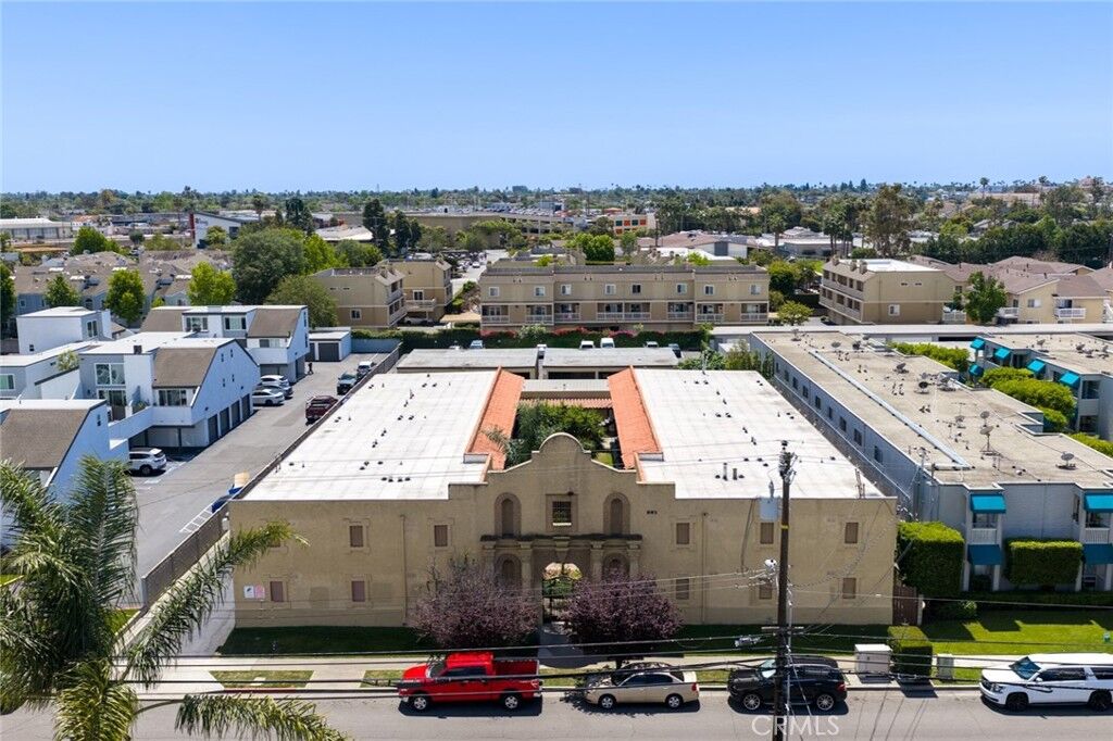 Property Photo:  291 293 Avocado Street  CA 92627 