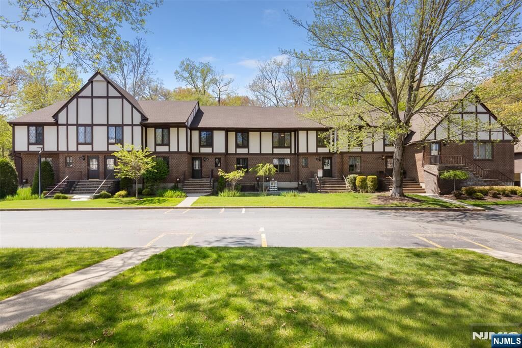 Property Photo:  44 Holiday Court  NJ 07675 