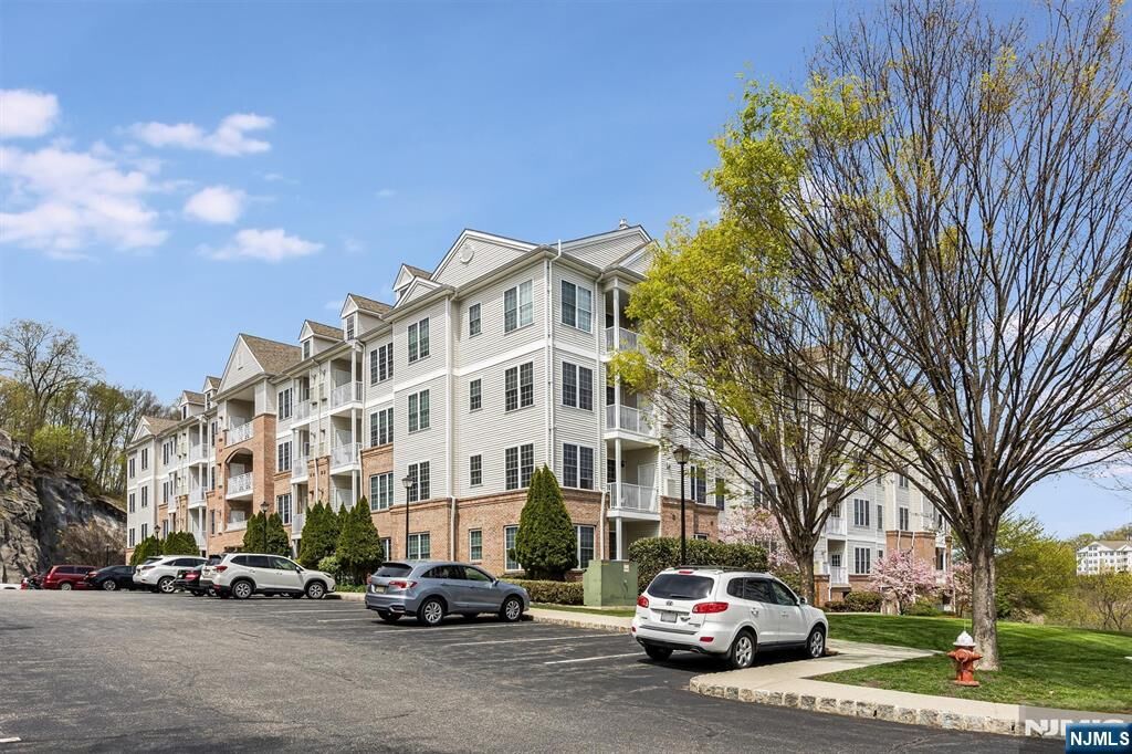 Property Photo:  6217 Brookhaven Court 217  NJ 07457 