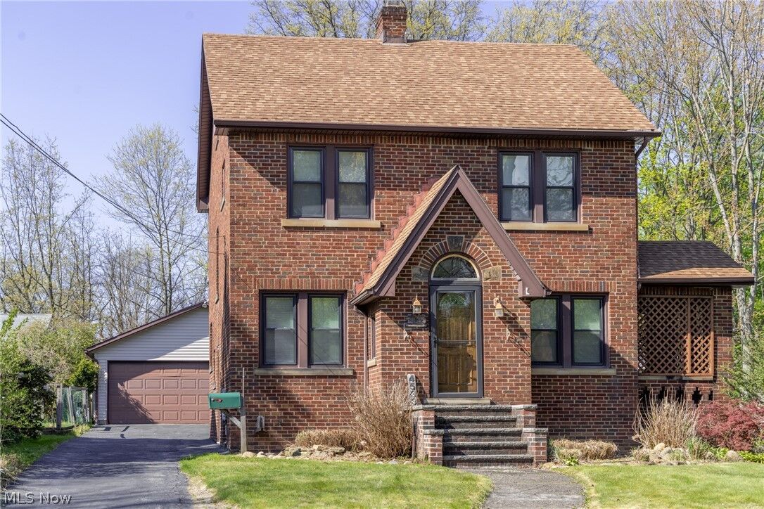 Property Photo:  4533 E Berwald Road  OH 44121 