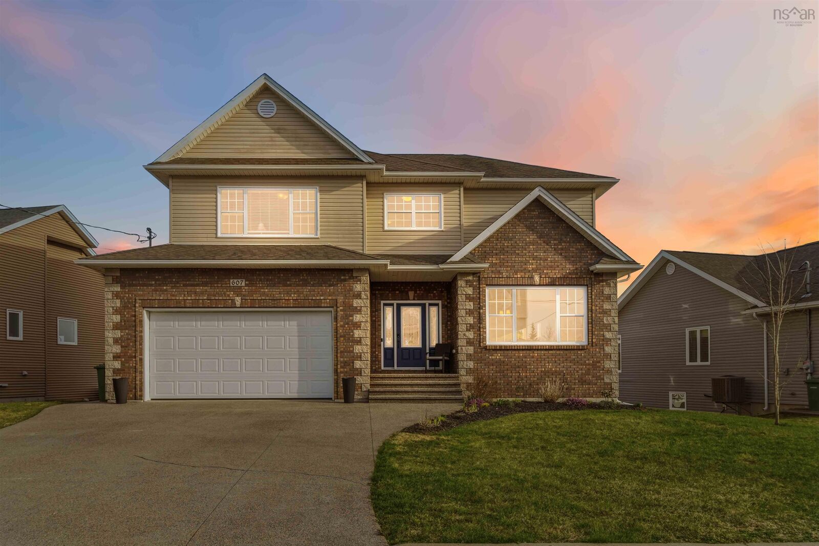 Property Photo:  607 Astral Drive  NS B2V 0B3 