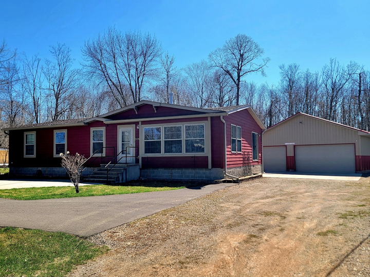 Property Photo:  2370 Lake Shore Boulevard  MN 56386 