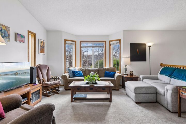 Property Photo:  355 Parkview Lane S  MN 55119 