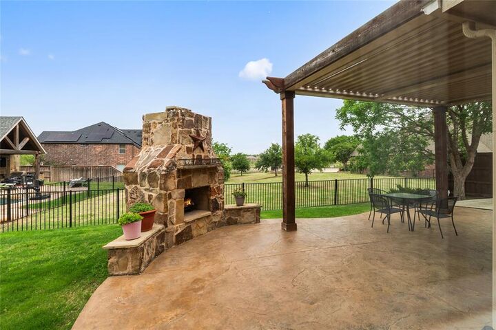 Property Photo:  306 Aspen Lane  TX 75036 
