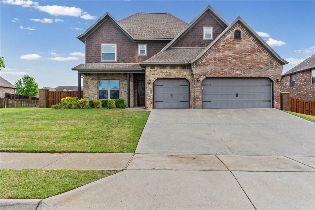 Property Photo: 6401 S 47th Street AR 72758
