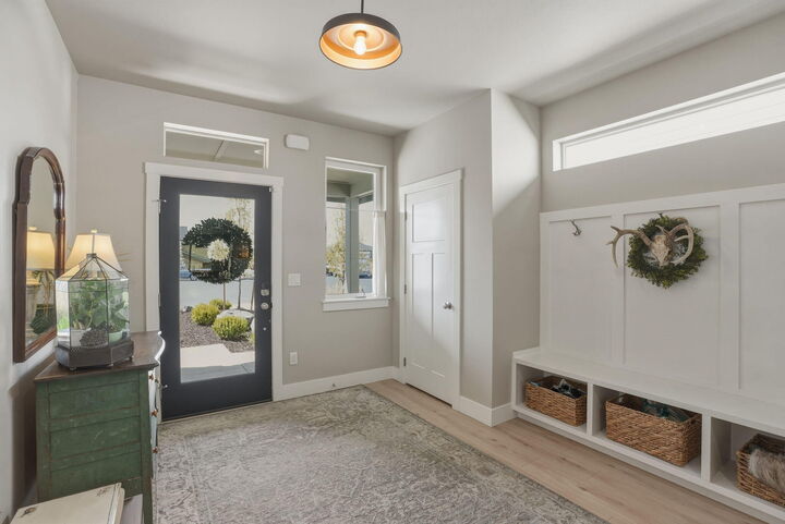 Property Photo:  20546 Aberdeen Court  OR 97702 