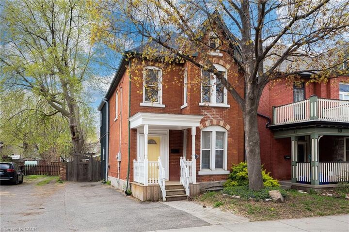 42 Erie Avenue — photo 1