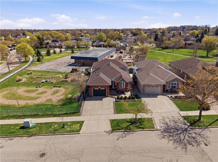 Property Photo:  28 Glenhollow Drive  ON L8J 3R8 