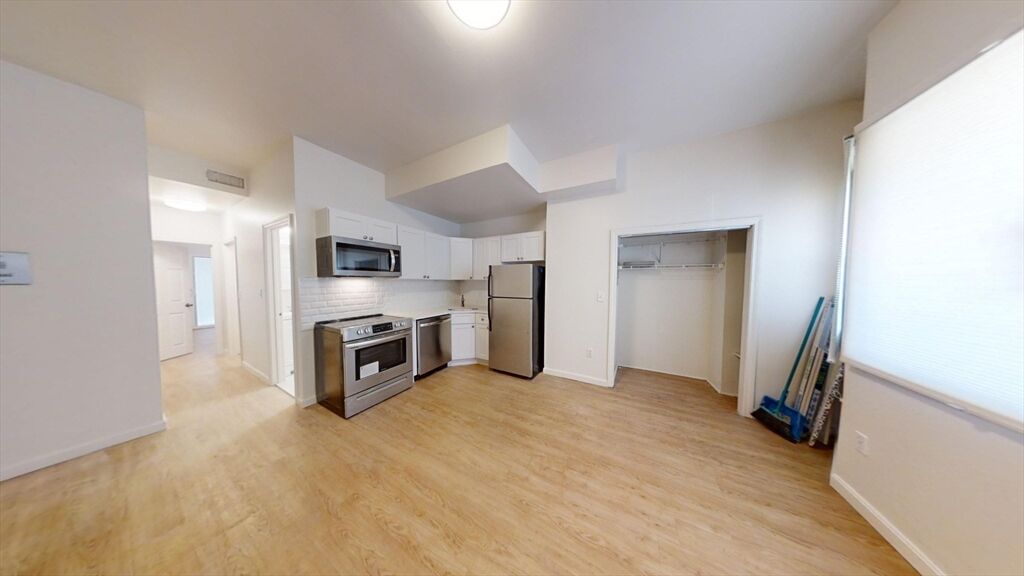 Property Photo:  287 Dorchester 1  MA 02127 