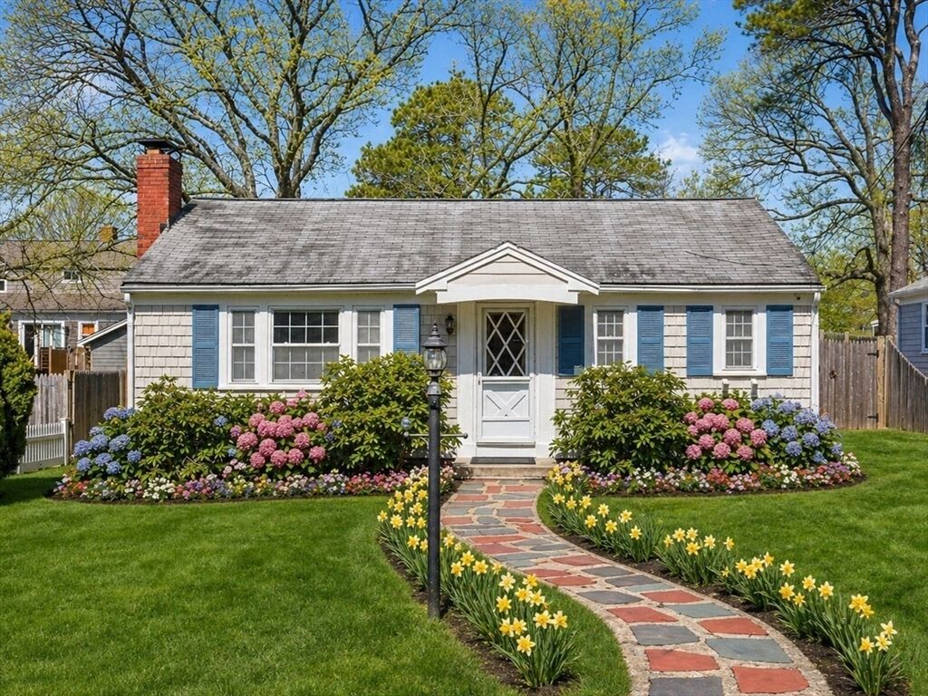 Property Photo: 9 Mayflower Rd MA 02673