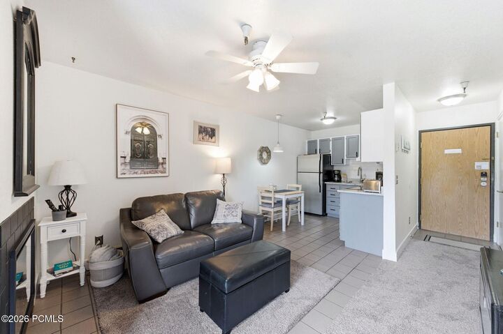 Property Photo:  1940 Prospector Avenue 305  UT 84060 