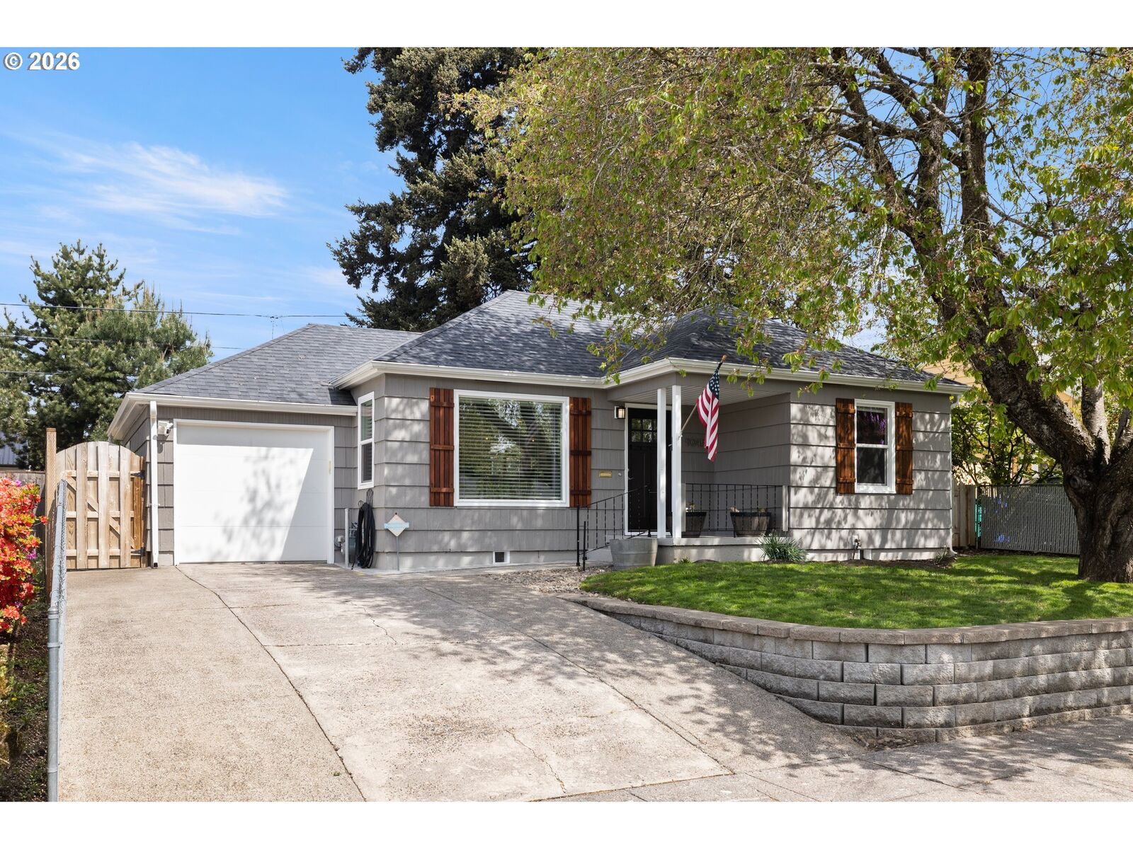 Property Photo:  9045 SE Alder St  OR 97216 