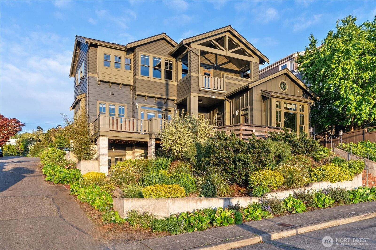 Property Photo:  3310  59th Avenue SW A  WA 98116 