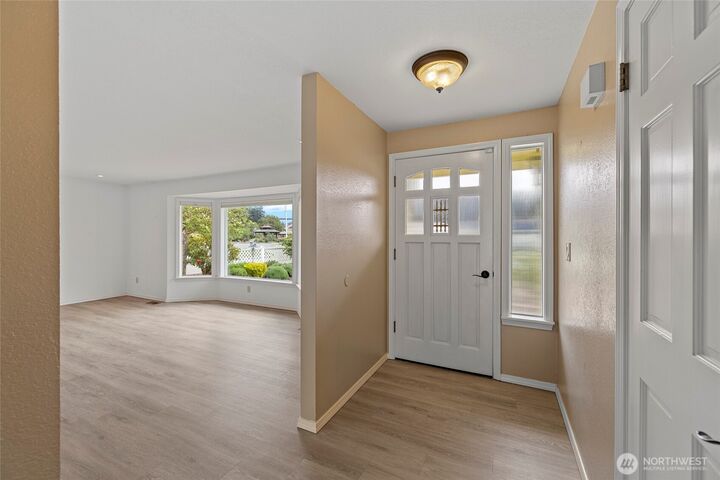 Property Photo:  90  Chinook Place  WA 98257 