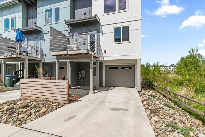 Property Photo:  649  Venture Way  WA 98226 