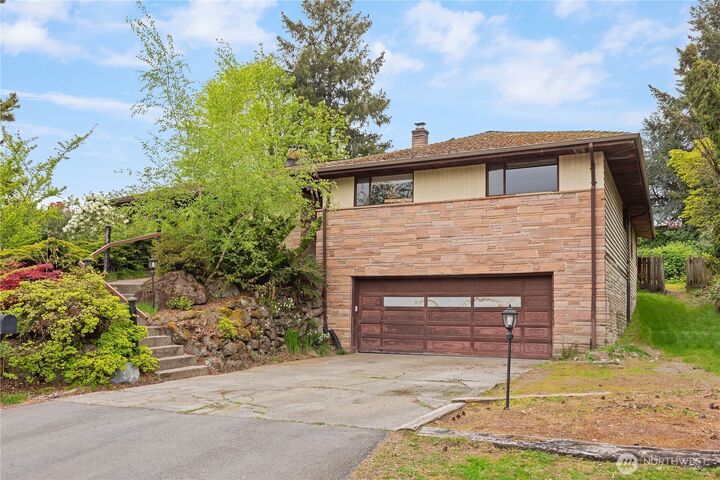 Property Photo:  3720  80th Avenue SE  WA 98040 