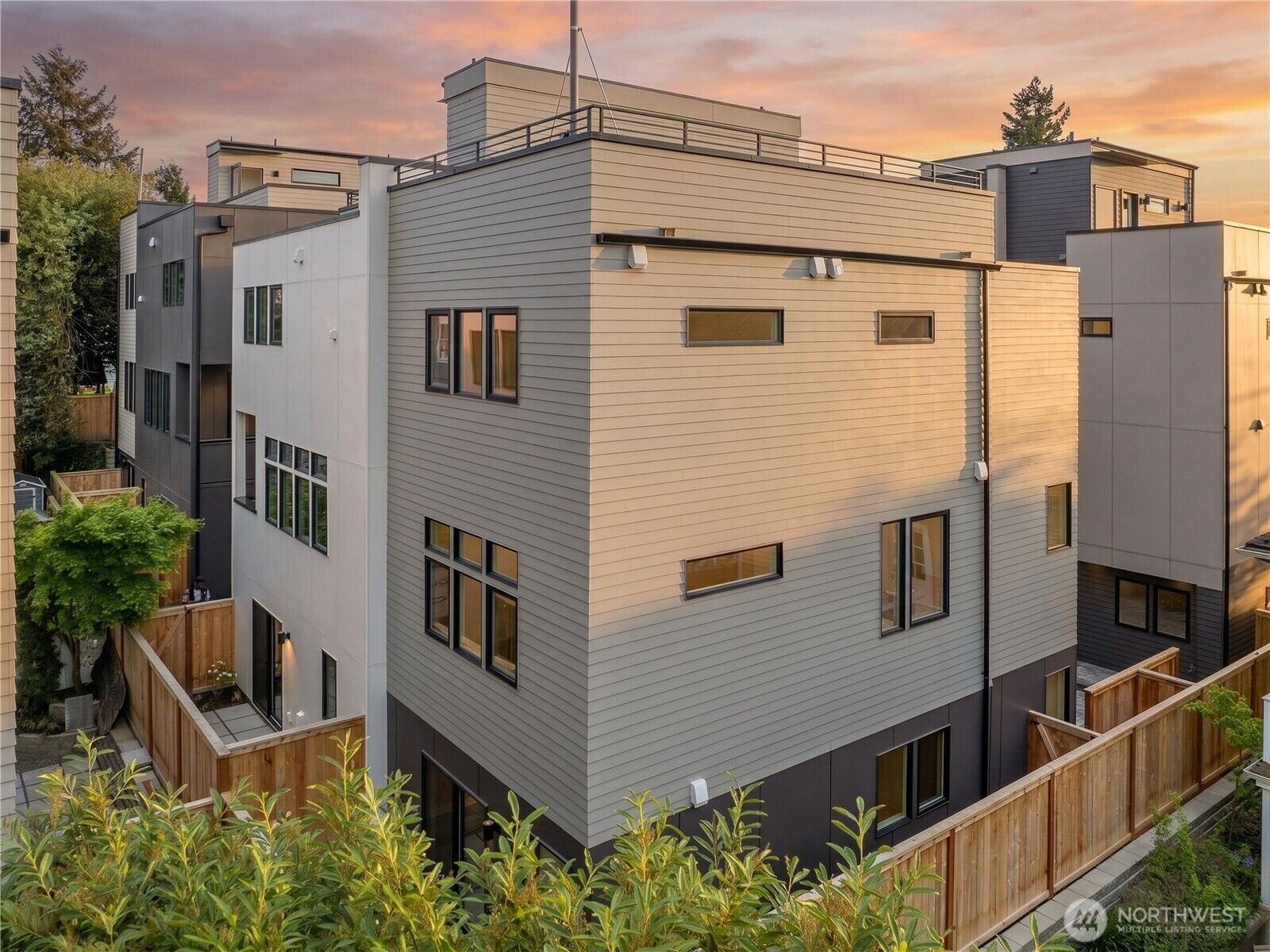 Property Photo:  1412 A N 47th Street  WA 98103 