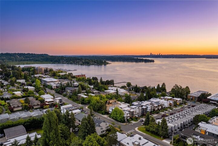 Property Photo: 6304 Lakeview Drive WA 98033