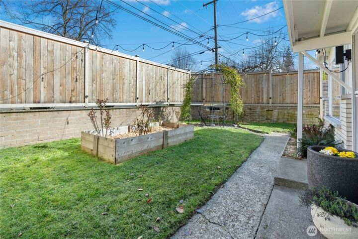 Property Photo:  219 SW 108th Street  WA 98146 
