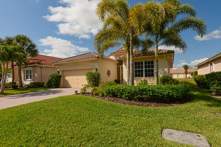 Property Photo: 421 NW Sunview Way FL 34986
