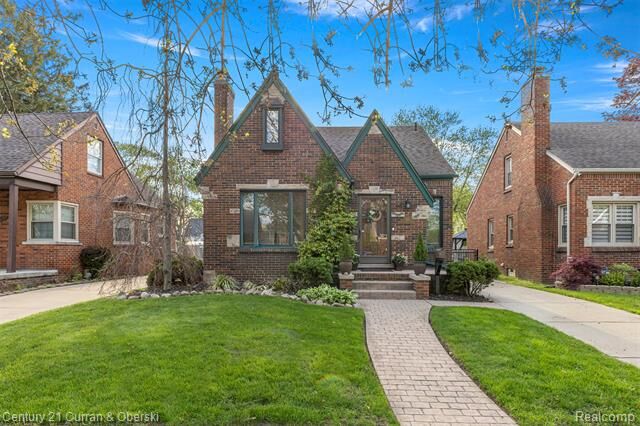 Property Photo:  1817 N York Street  MI 48128 