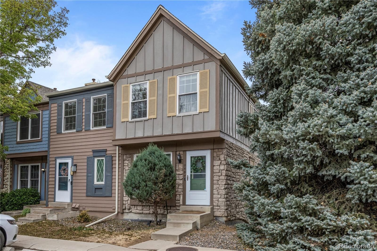 Property Photo:  2597 E Nichols Circle  CO 80122 