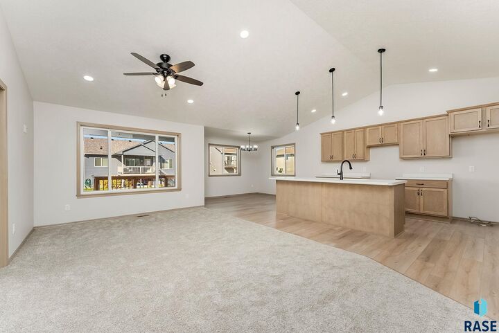 Property Photo: 5321 S Bahnson Ave SD 57110